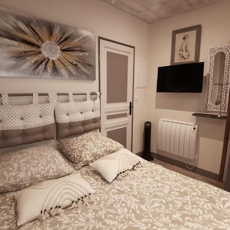 Gite De Charme Dans Un Cadre Calme Et Reposant Châtellerault Стая снимка